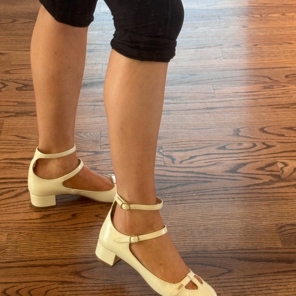 Christian Dior  cream heel with double strap design size 7 - Picture 10 of 10
